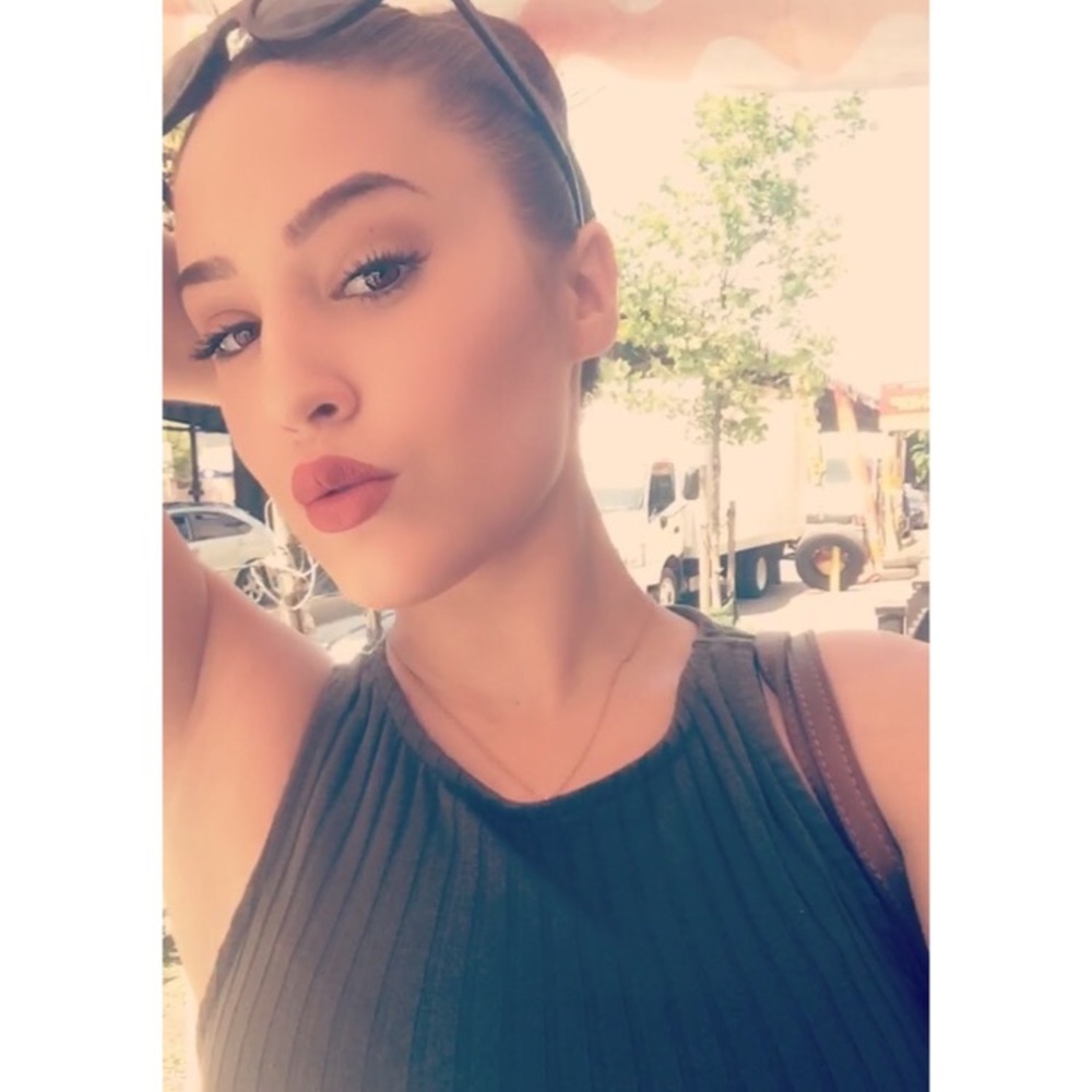 Meet your Posher, Gina